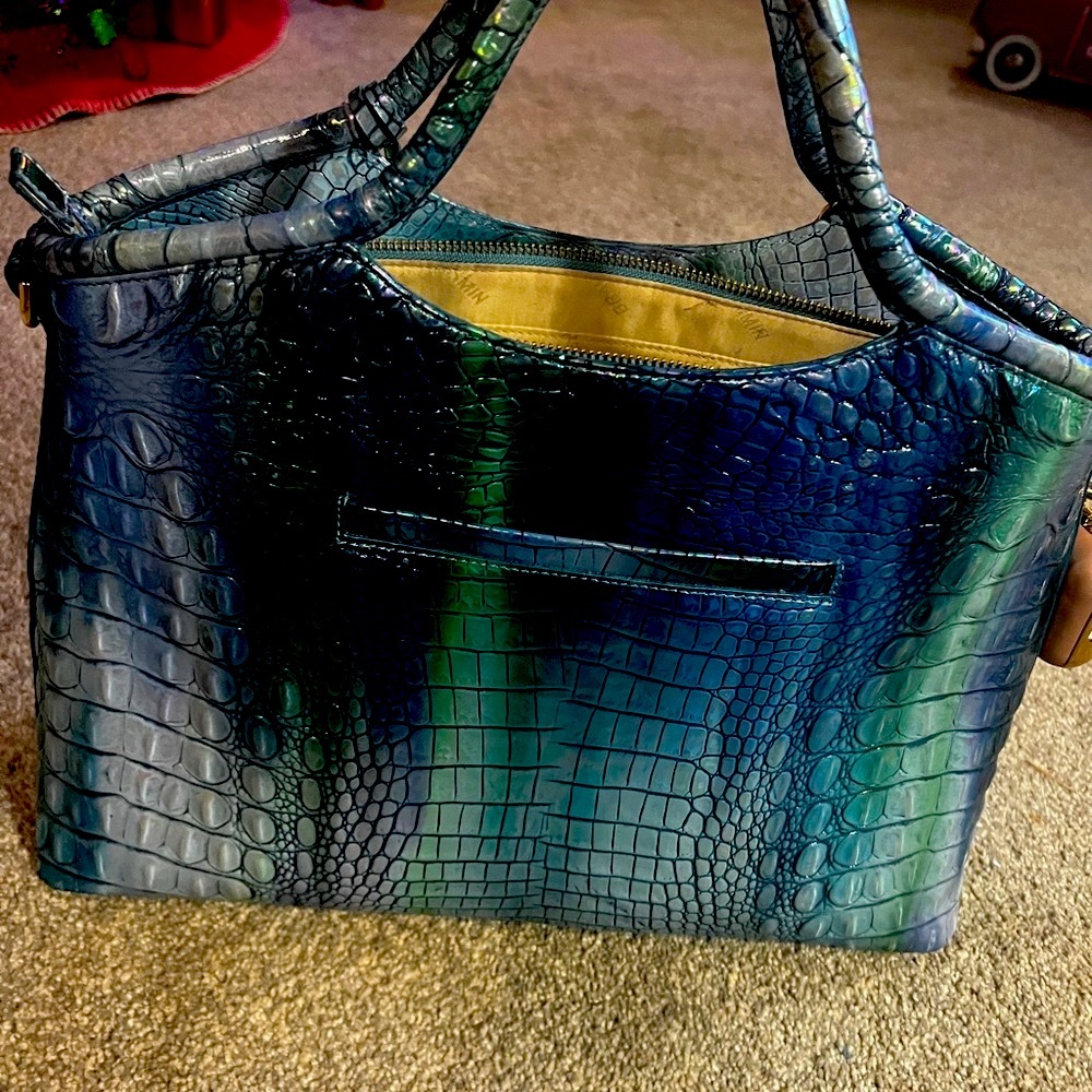 *MAKE REASONABLE OFFER *
AUTHENTIC Brahmin Like brand  is Blue Topaz